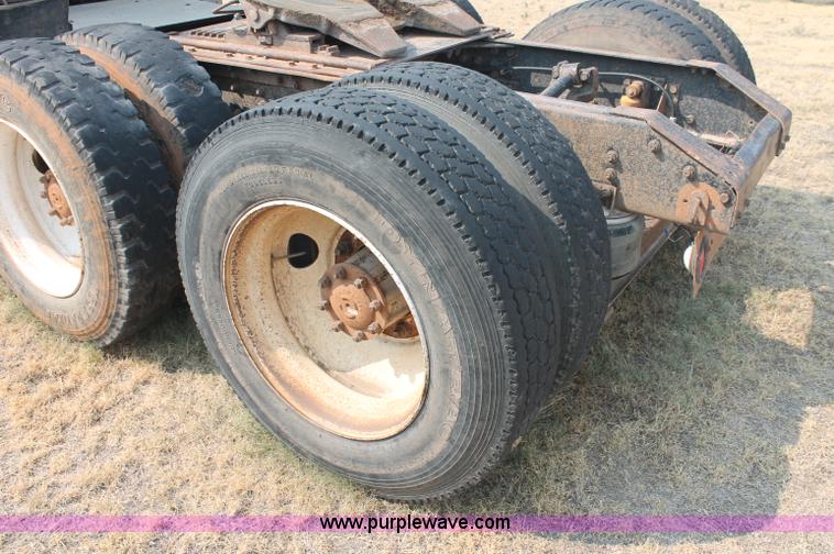 image for item C2765 1988 Volvo White GMC WIL semi truck