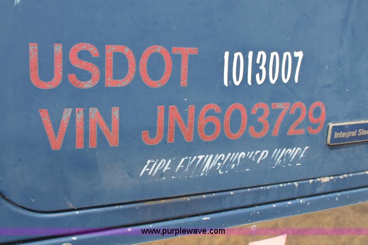 image for item C2765 1988 Volvo White GMC WIL semi truck