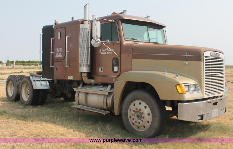 image for item C2766 1989 Freightliner FLD120 semi truck