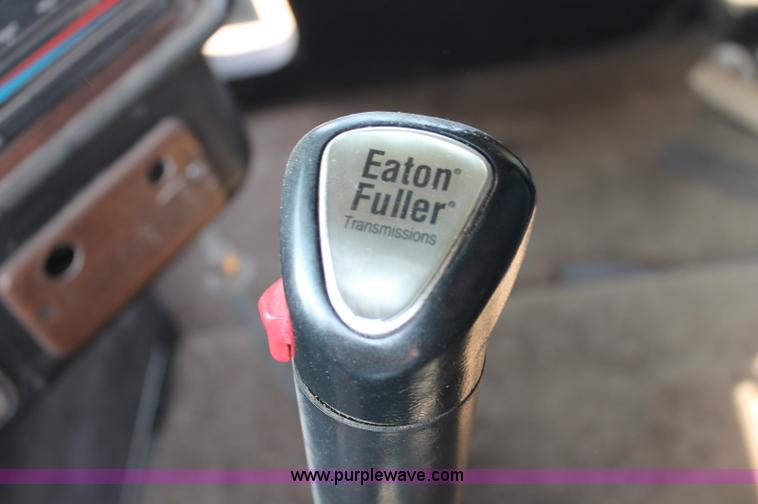 image for item C2766 1989 Freightliner FLD120 semi truck