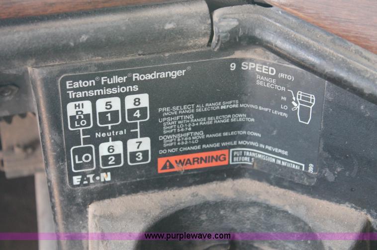 image for item C2766 1989 Freightliner FLD120 semi truck