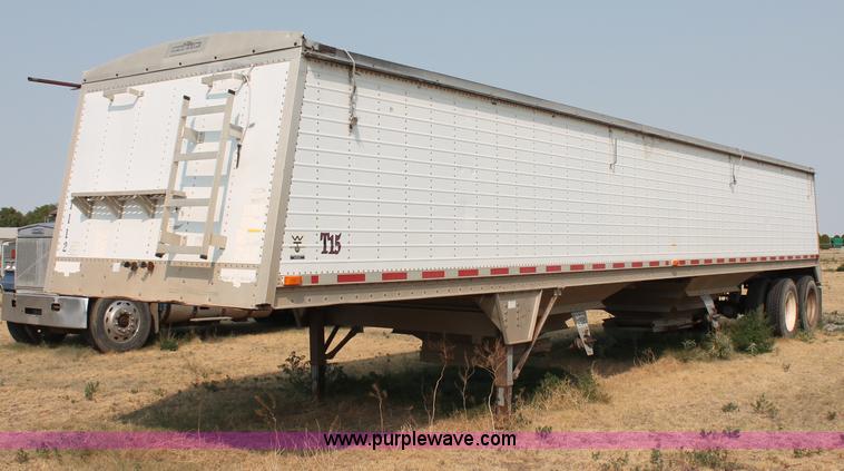 image for item C2769 1995 Wilson DWH400 43' grain trailer