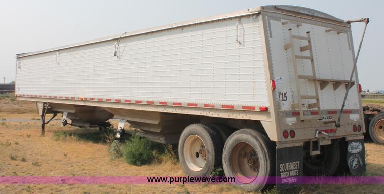 image for item C2769 1995 Wilson DWH400 43' grain trailer