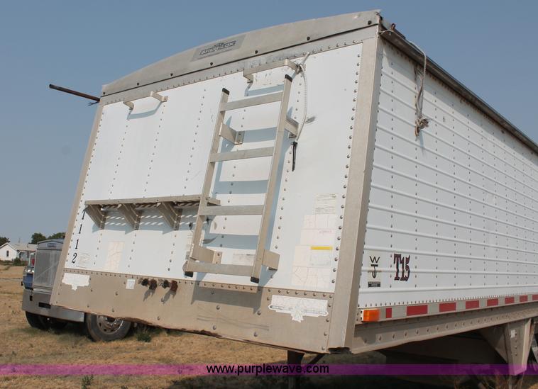 image for item C2769 1995 Wilson DWH400 43' grain trailer
