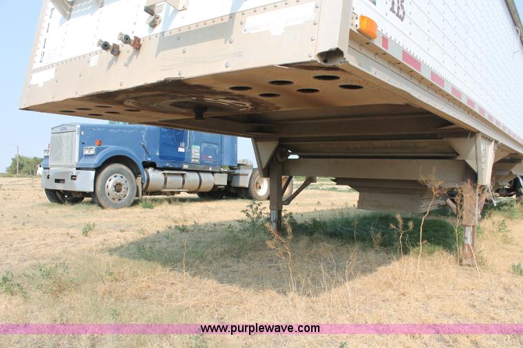 image for item C2769 1995 Wilson DWH400 43' grain trailer