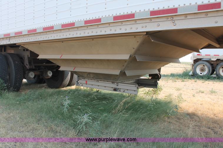 image for item C2769 1995 Wilson DWH400 43' grain trailer