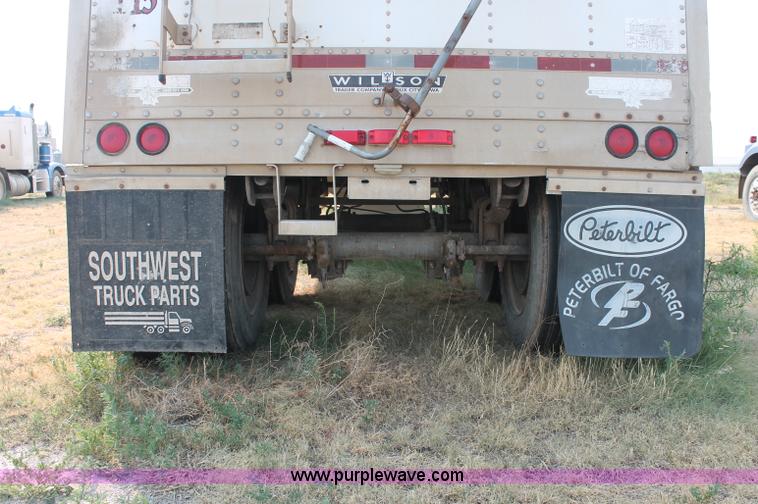 image for item C2769 1995 Wilson DWH400 43' grain trailer