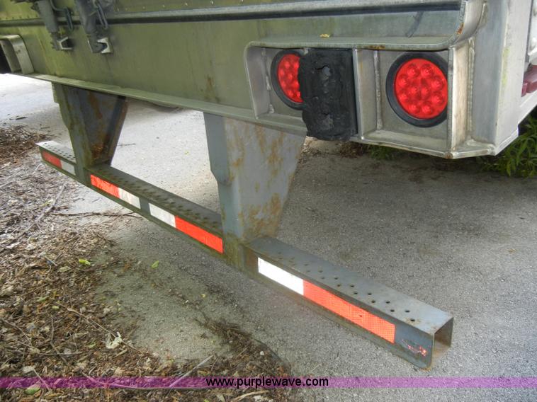 image for item D4150 2004 Utility 53' reefer trailer