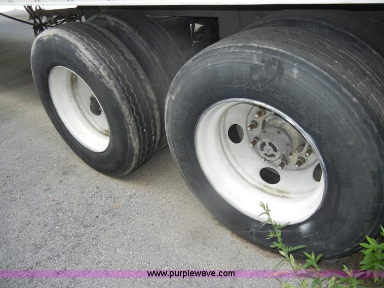 image for item D4150 2004 Utility 53' reefer trailer