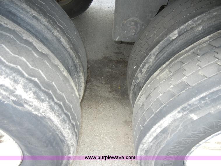 image for item D4150 2004 Utility 53' reefer trailer