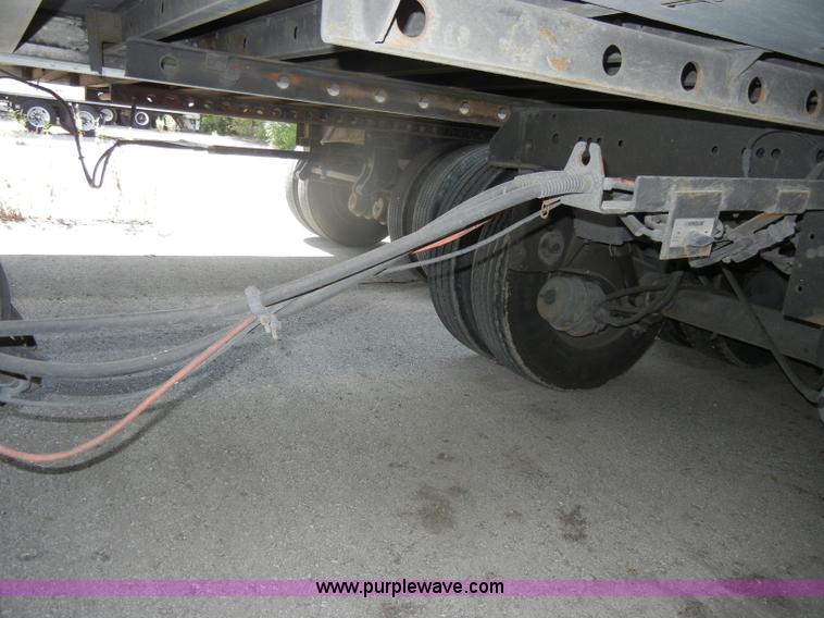 image for item D4150 2004 Utility 53' reefer trailer