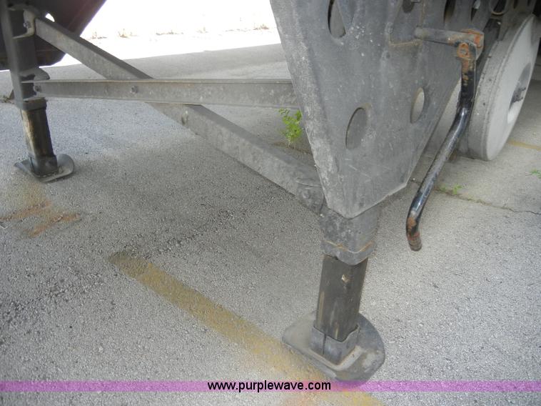 image for item D4150 2004 Utility 53' reefer trailer