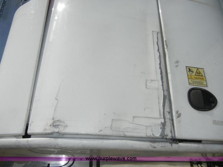 image for item D4150 2004 Utility 53' reefer trailer