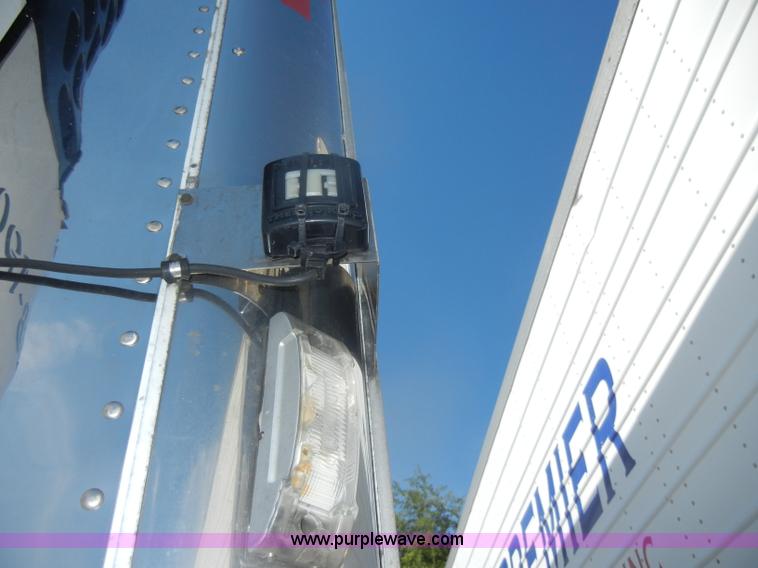 image for item D4150 2004 Utility 53' reefer trailer