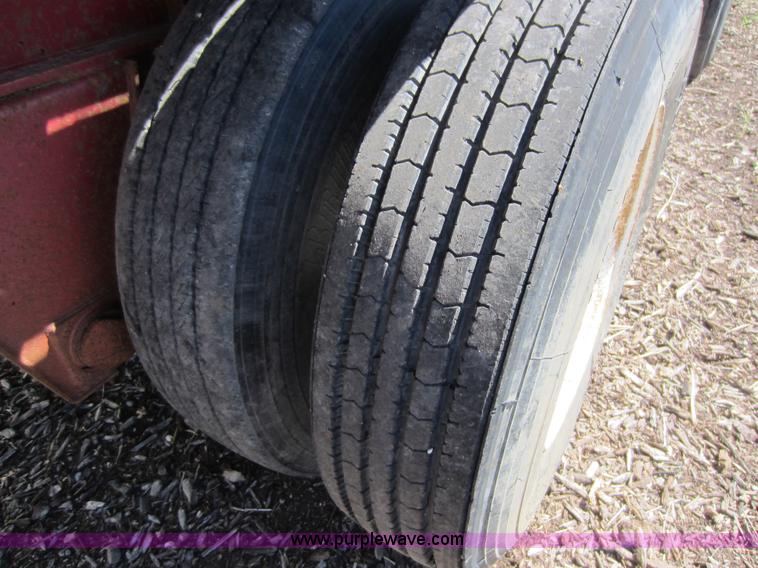 image for item D5609 1991 Fruehauf 48' flatbed trailer