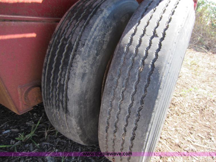 image for item D5609 1991 Fruehauf 48' flatbed trailer