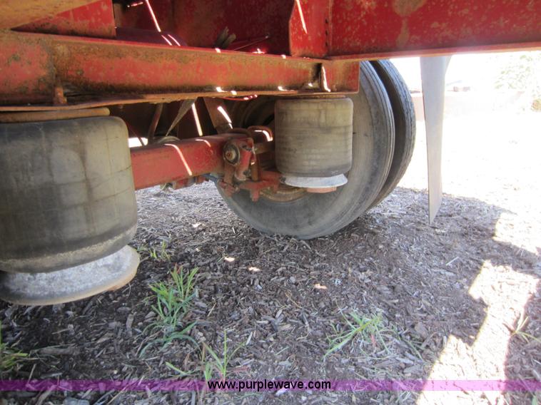 image for item D5609 1991 Fruehauf 48' flatbed trailer