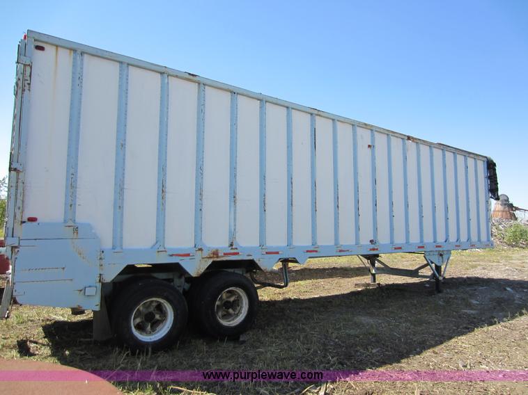 image for item D5610 1980 Bocats 40' chain floor open top trailer