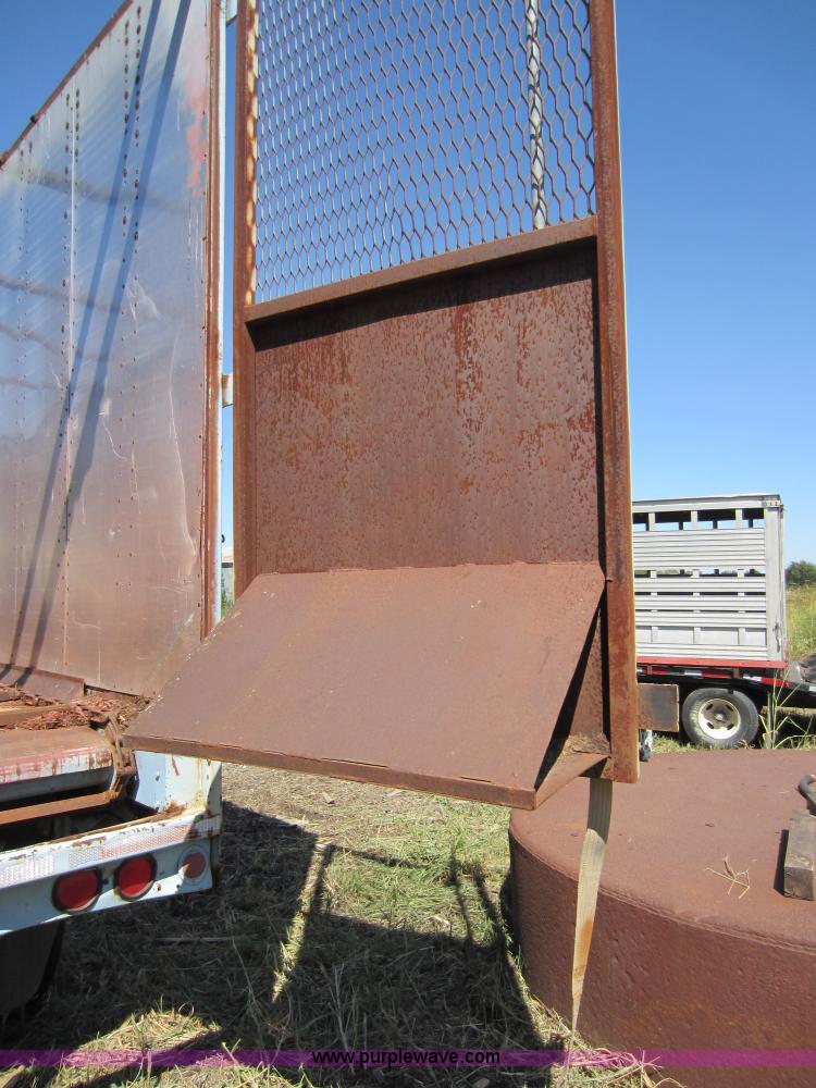 image for item D5610 1980 Bocats 40' chain floor open top trailer