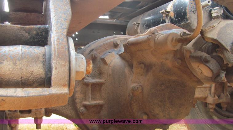 image for item F3018 1994 Freightliner FLD112 semi truck