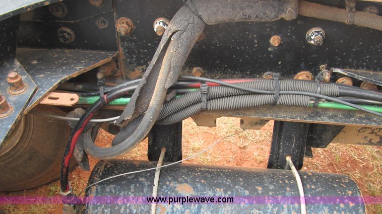 image for item F3018 1994 Freightliner FLD112 semi truck