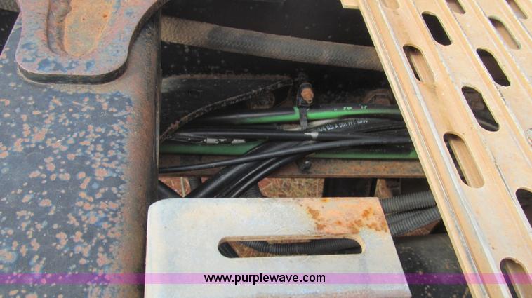 image for item F3018 1994 Freightliner FLD112 semi truck