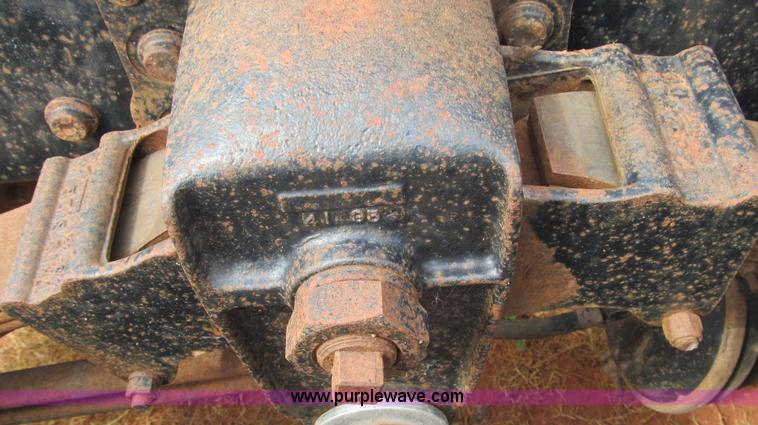 image for item F3018 1994 Freightliner FLD112 semi truck