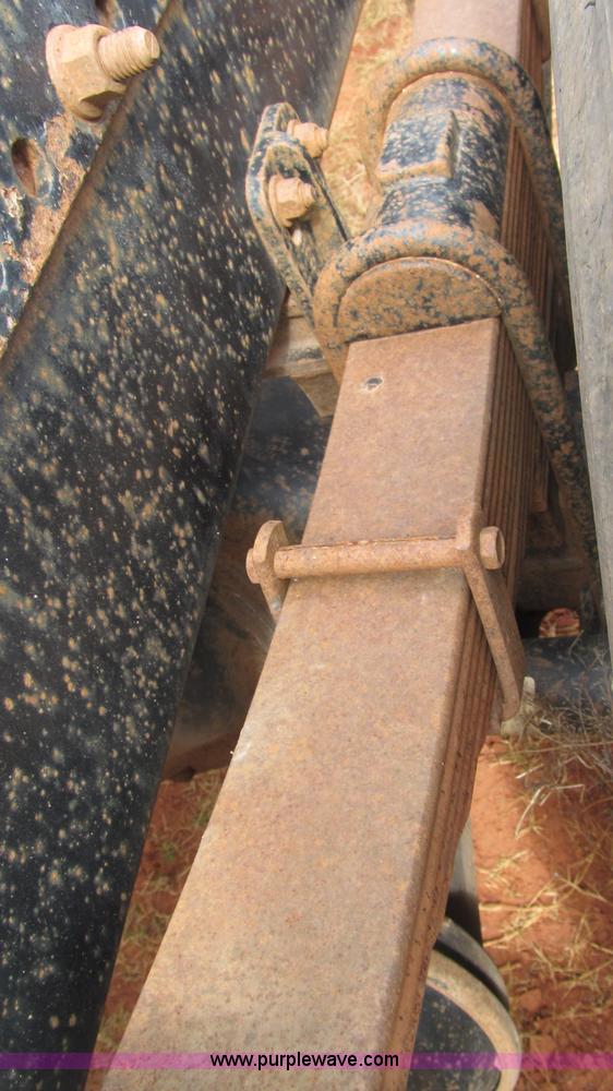 image for item F3018 1994 Freightliner FLD112 semi truck