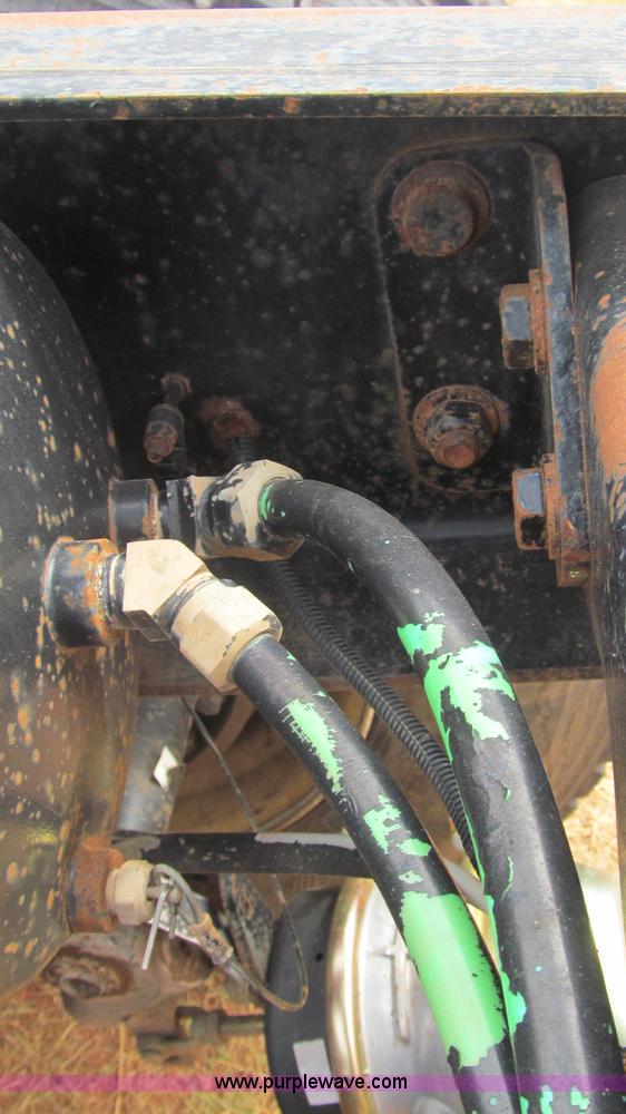 image for item F3018 1994 Freightliner FLD112 semi truck