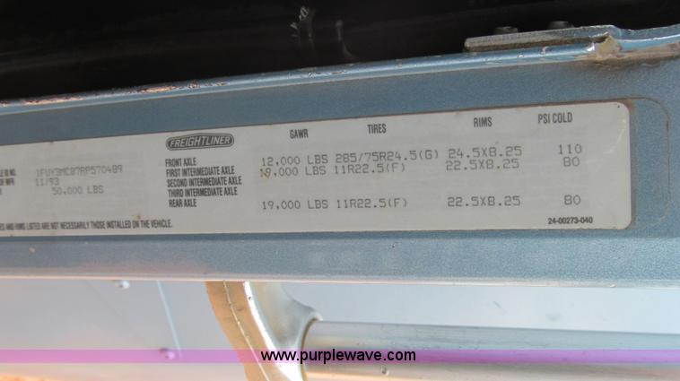 image for item F3018 1994 Freightliner FLD112 semi truck