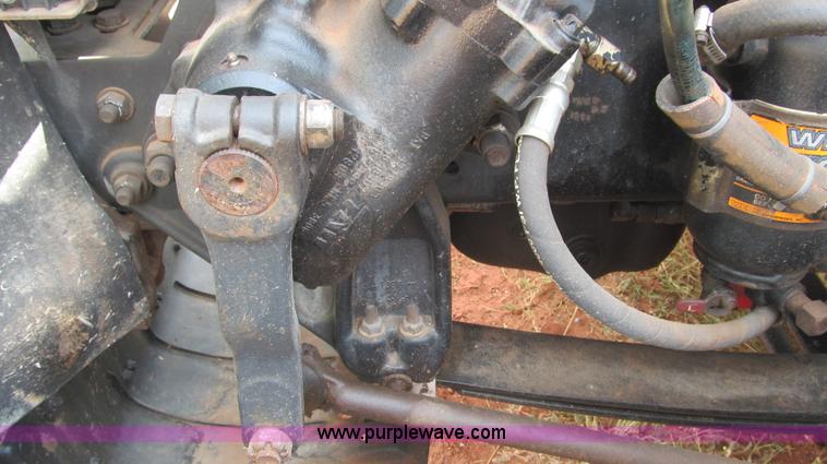 image for item F3018 1994 Freightliner FLD112 semi truck