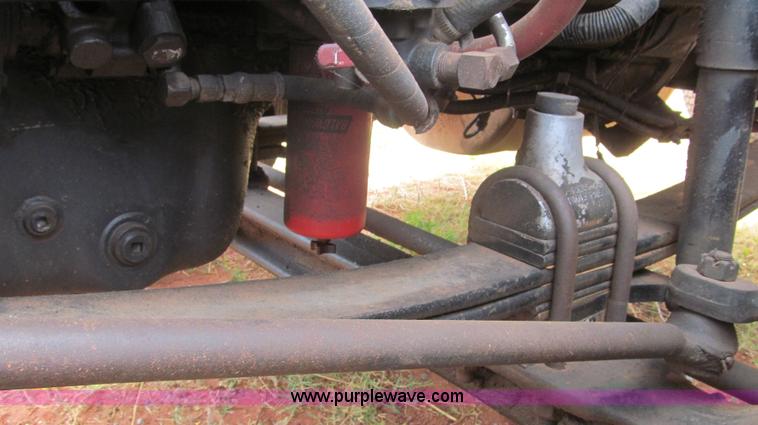 image for item F3018 1994 Freightliner FLD112 semi truck