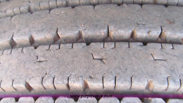 image for item F3018 1994 Freightliner FLD112 semi truck