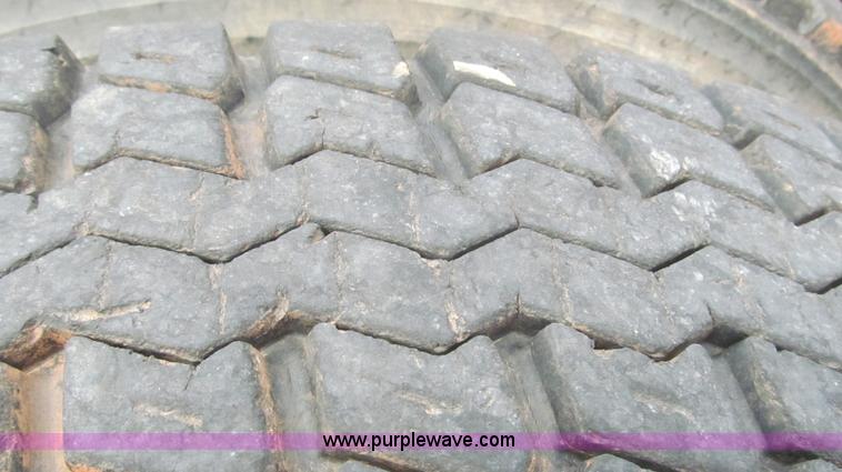 image for item F3018 1994 Freightliner FLD112 semi truck