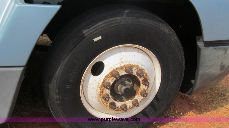 image for item F3018 1994 Freightliner FLD112 semi truck