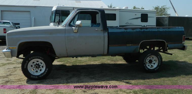 image for item B3865 1984 Chevrolet K20 pickup truck