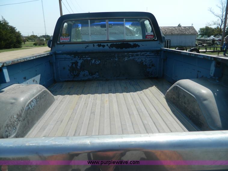 image for item B3865 1984 Chevrolet K20 pickup truck