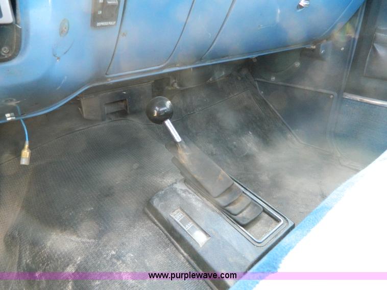 image for item B3865 1984 Chevrolet K20 pickup truck