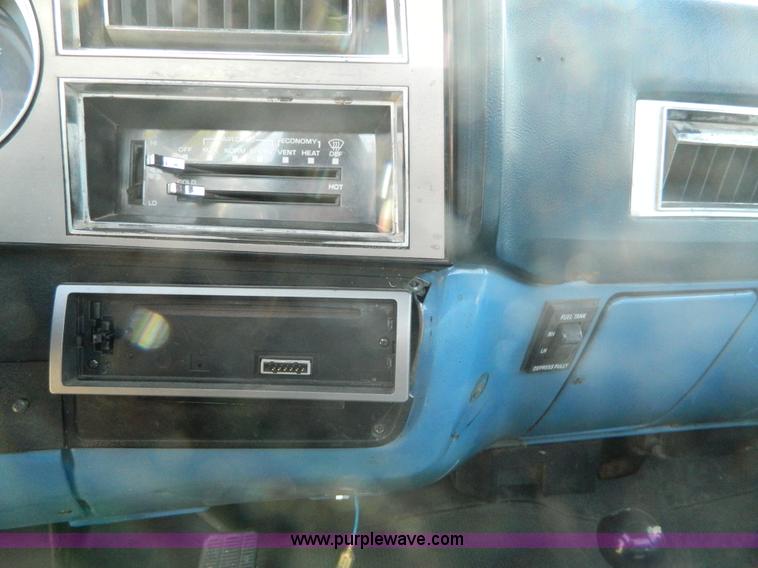 image for item B3865 1984 Chevrolet K20 pickup truck