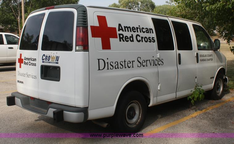 image for item B6921 2000 GMC cargo van