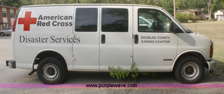 image for item B6921 2000 GMC cargo van