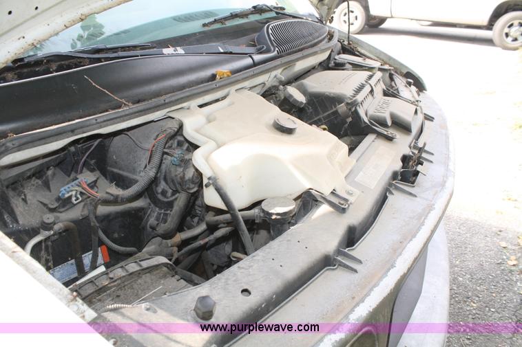 image for item B6921 2000 GMC cargo van