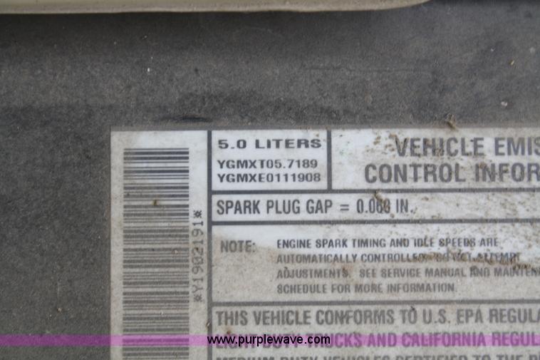 image for item B6921 2000 GMC cargo van