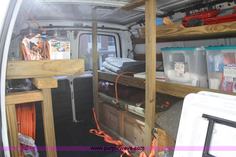 image for item B6921 2000 GMC cargo van