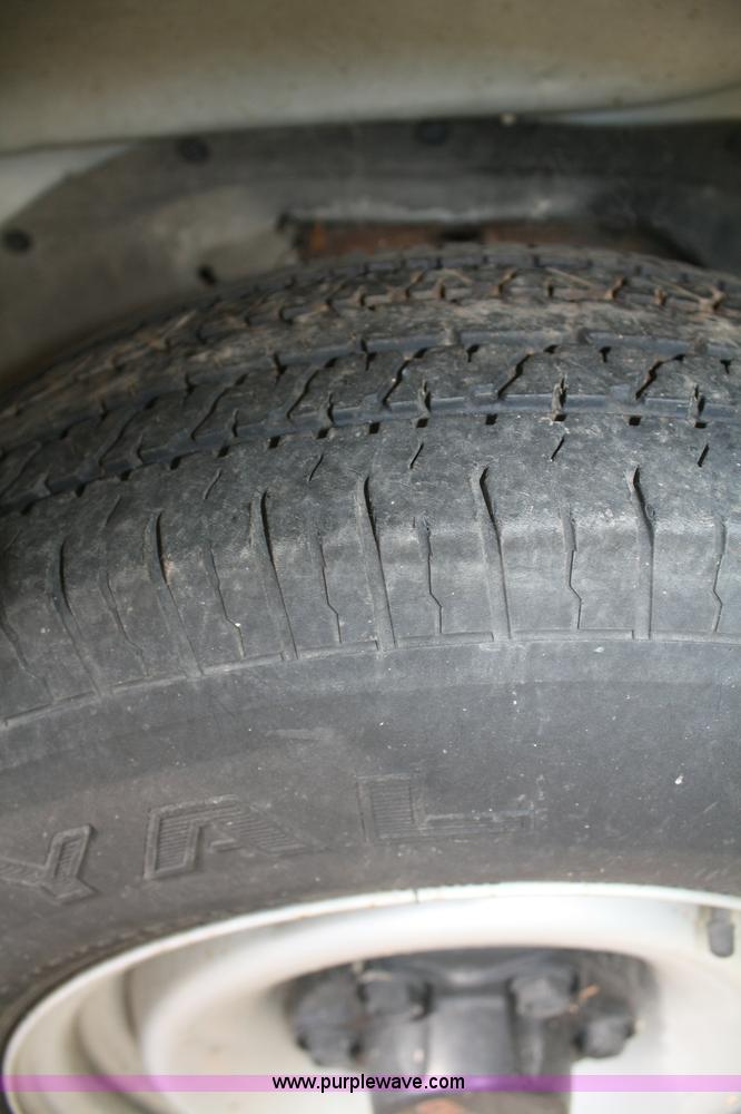 image for item B6921 2000 GMC cargo van