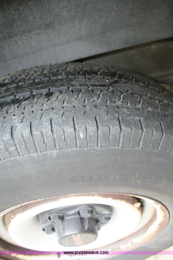 image for item B6921 2000 GMC cargo van