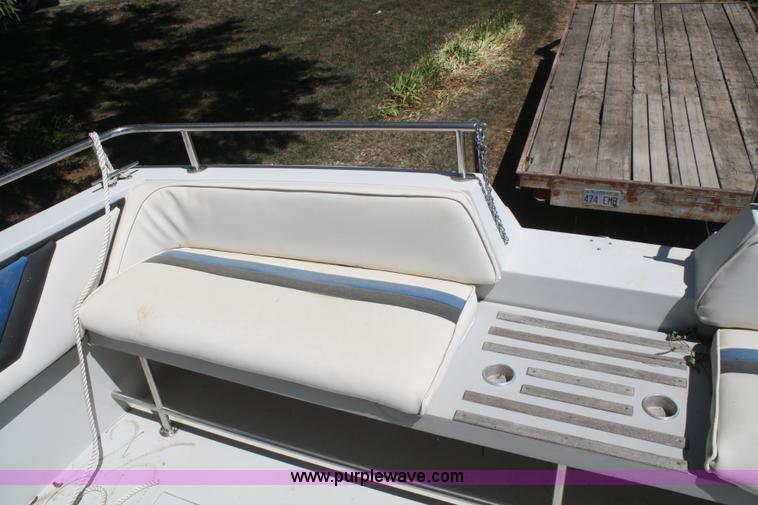 image for item B6922 1986 Wellcraft ST Tropaz boat