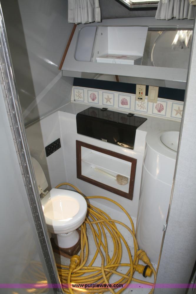 image for item B6922 1986 Wellcraft ST Tropaz boat