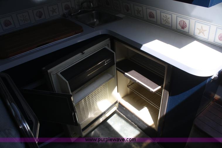 image for item B6922 1986 Wellcraft ST Tropaz boat