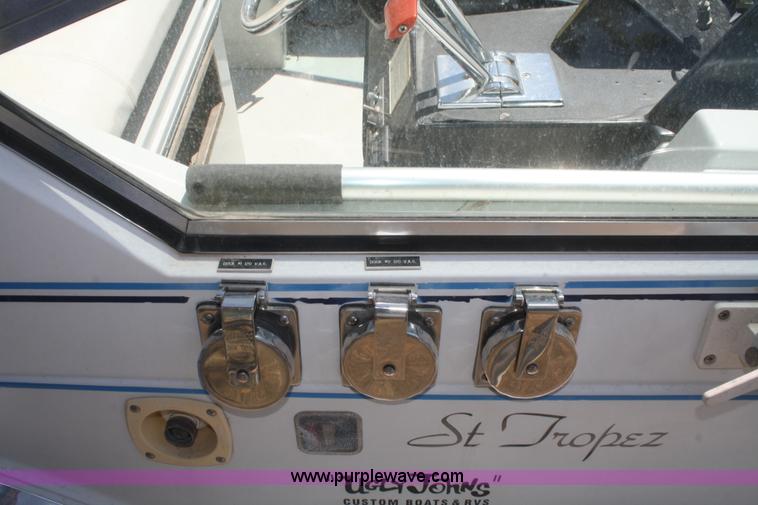 image for item B6922 1986 Wellcraft ST Tropaz boat